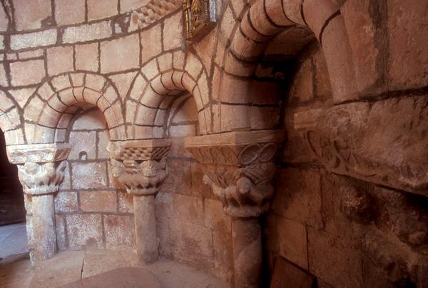 Iglesia románica de San Miguel Arcángel